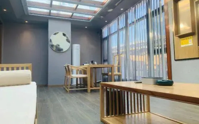 Urba Hotel (Tekes Bagua City Tai Chi Eye Ferris Wheel Branch)