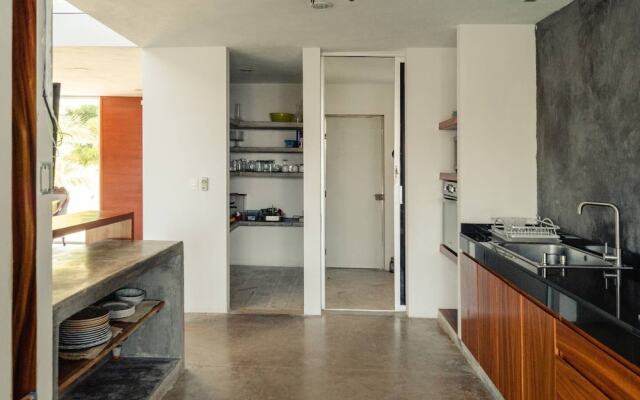 Breathtaking Beach Villa, Feel the Inviting Vibe!