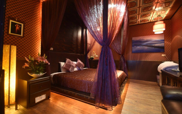 Sun Moon Love Hotel
