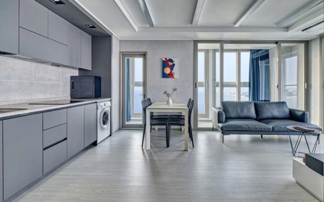 Gangneung Chonpines Ocean Suites Hotel