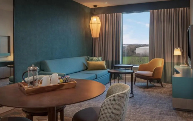 Staybridge Suites London Heathrow - Bath Road by IHG