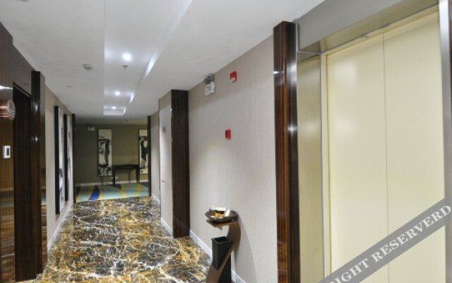 Yun Shang Si Ji Hotel (Runcheng Store, wanda plaza, Kunming)