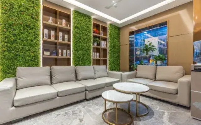 Lavande Hotel (Longnan Railway Station)