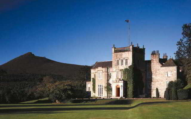 Macdonald Pittodrie House