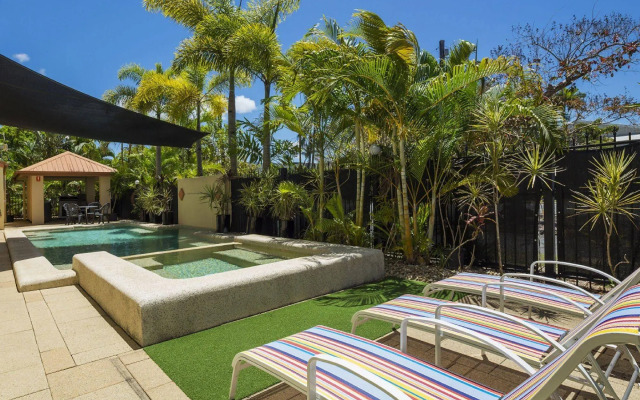 City Plaza Apartments