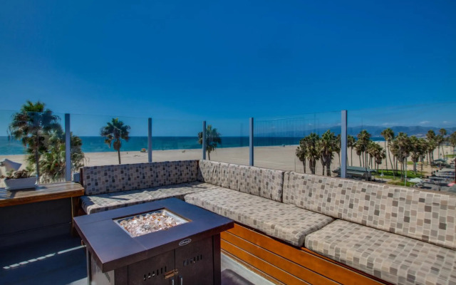 Venice Breeze Suites