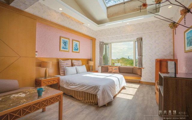 Regale Villa Hotel