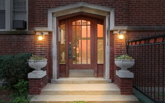 3BR Apartment w Laundry in Rogers Park