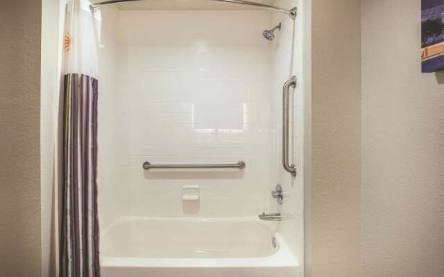 La Quinta Inn & Suites by Wyndham Dallas - Richardson