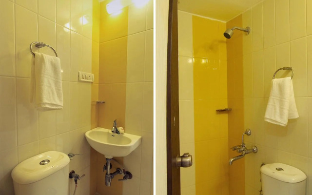 OYO 11387 Hotel Kozy Rooms