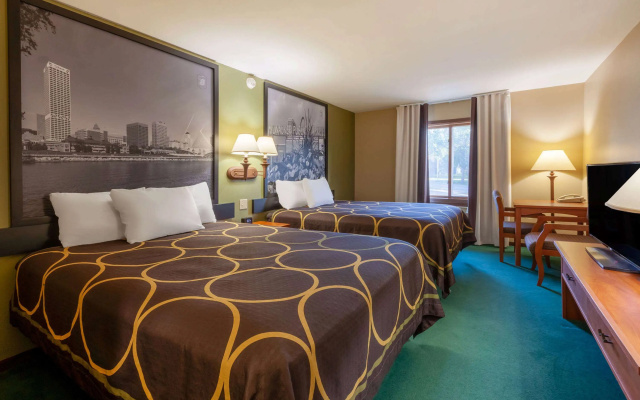 Super 8 by Wyndham Berlin WI