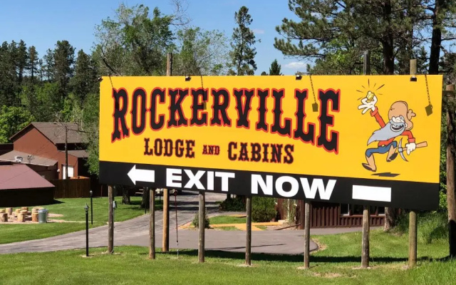 Rockerville Lodge & Cabins