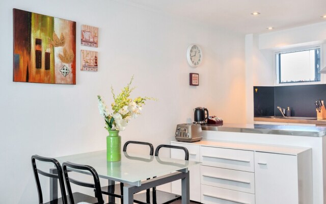 Spacious 2BR CBD Apartment Balcony