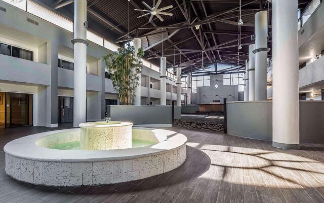 Clarion Hotel Orlando International Airport