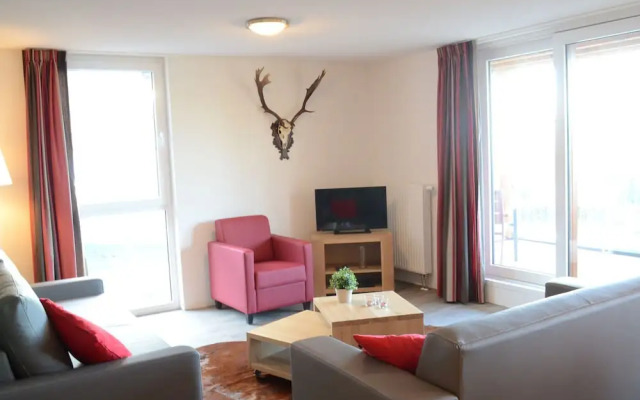 Spacious, Modern Apartment Near the Centre