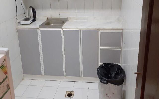 OYO 537 Dahtham Furnished Units