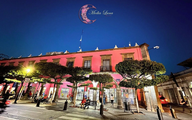 Hotel Media Luna