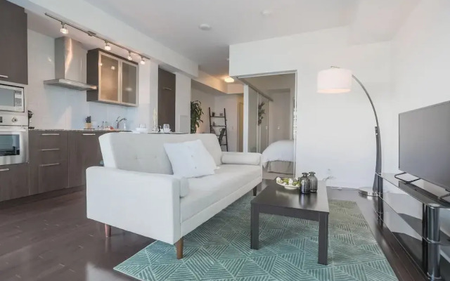 Noel Suites - York and Bremner