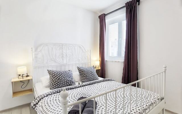 Boutique Rooms - With Pool - 5 - R202