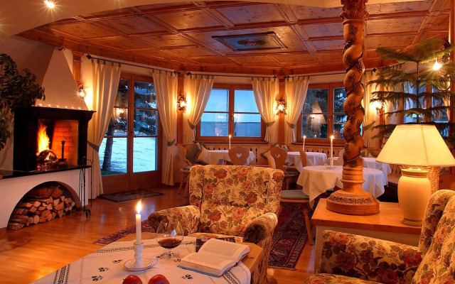 Mareo Dolomites Hotel