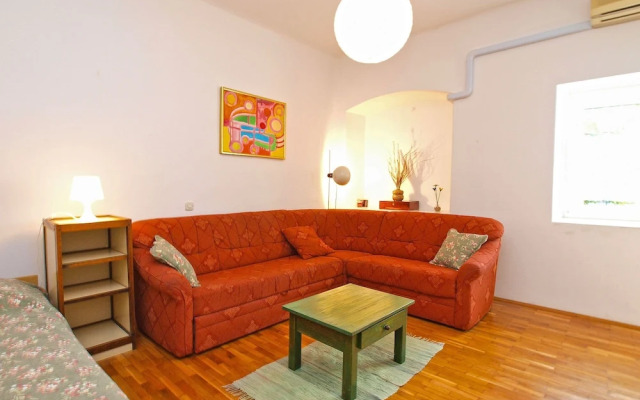 House 385