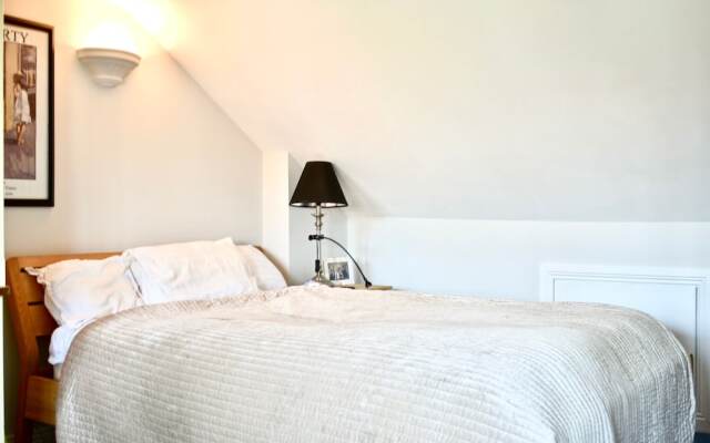 4 Bedroom Family Home Near Ranelagh