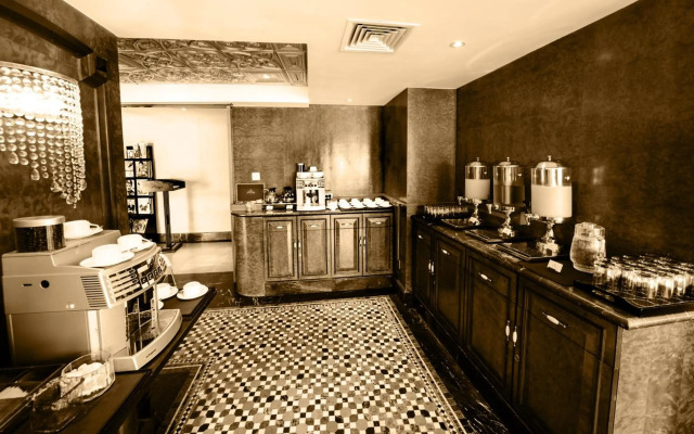 Paramount Gallery Hotel