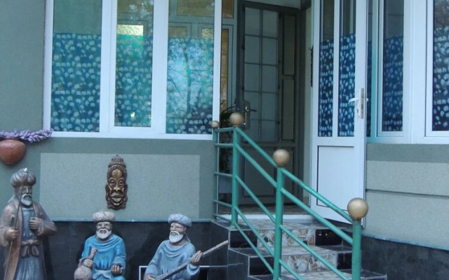 Riverside Hotel