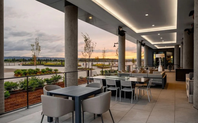 AC Hotel by Marriott Vancouver Waterfront