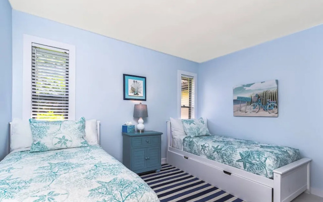 Yellow Pine Duplex Close to Pool & Tennis