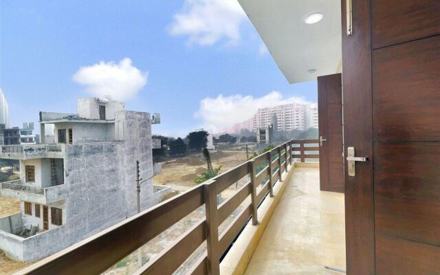 Collection O 8332 Moonlight Residency