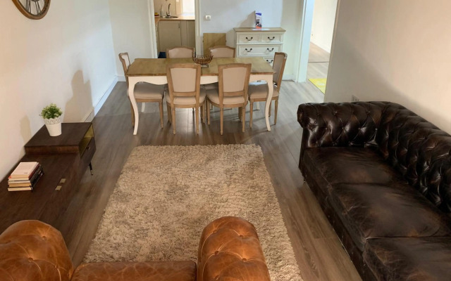 Family Central Apartment