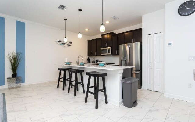 Adorable new Townhouse Near Disney