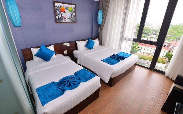 Bella Premier Hotel & Rooftop Skybar