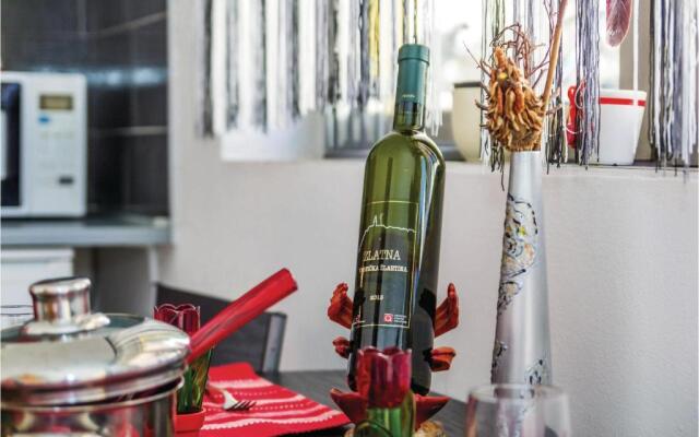 Stunning Apartment in Karlobag With Wifi
