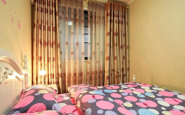 成都红馨短租公寓