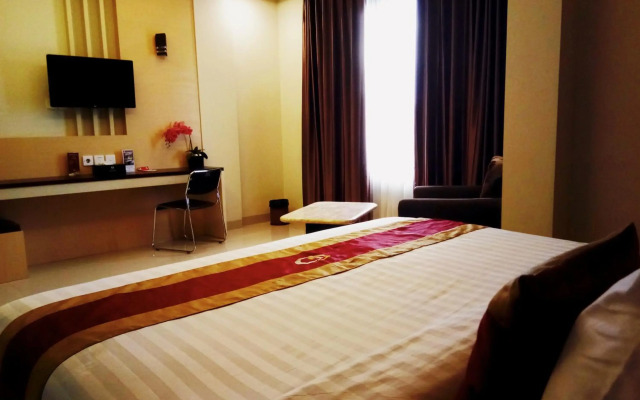 Grand Parama Hotel