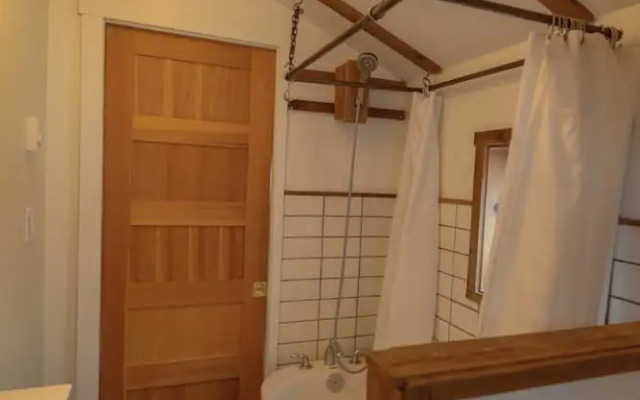 Downtown Whitehorse - Treehouse