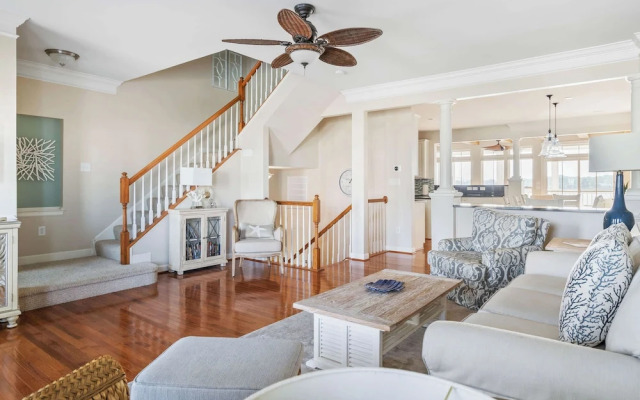 Hidden Paradise Coastal Views!