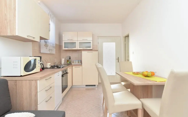 Apartment 1983