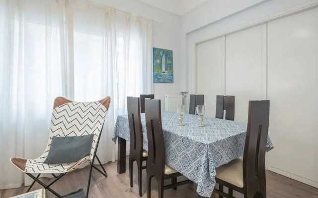 Cloudkeys Spacious Family Home in Thisio
