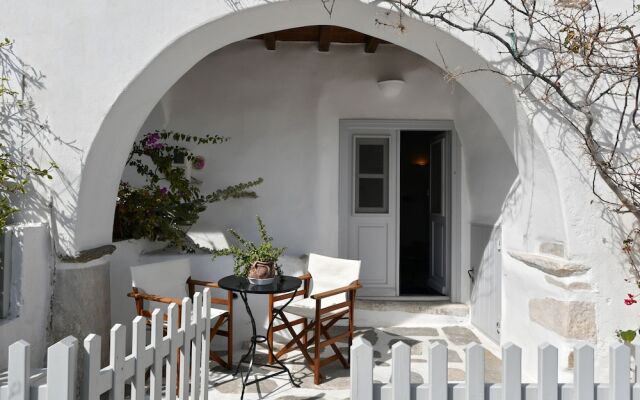 Kastro Cozy Guesthouse