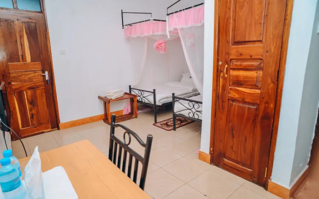 Arusha Giraffe Lodge