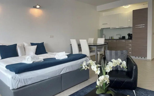 Smart Carrara Apartments