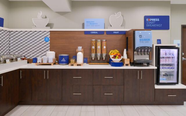 Holiday Inn Express Wixom by IHG