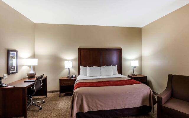 Comfort Inn & Suites Near University of Wyoming