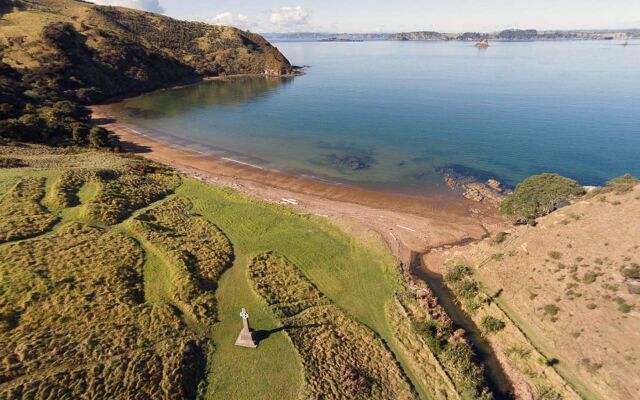 Pateke Lodge
