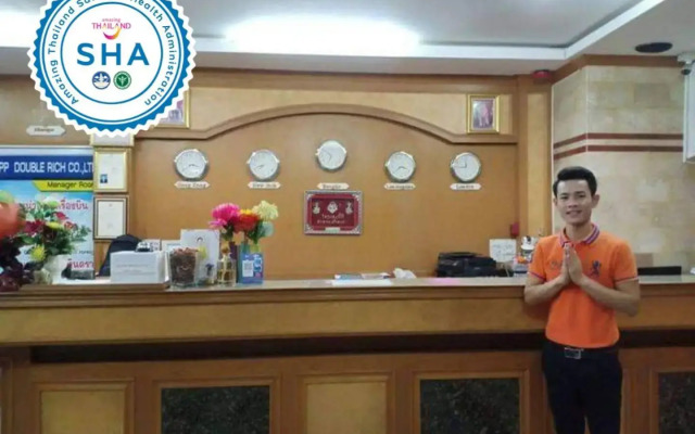 Submukdaphoomplace Hotel