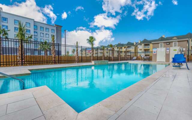 La Quinta Inn & Suites by Wyndham Galveston West Seawall
