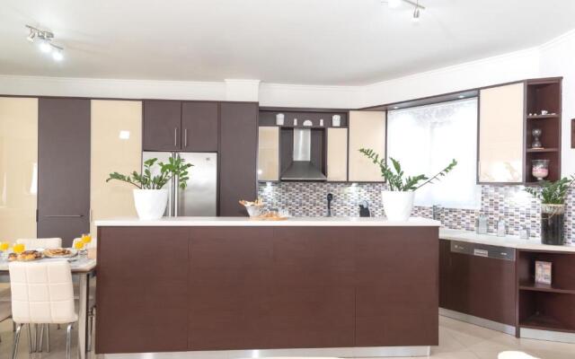 Sunny hideaway Residence Close to the Nature